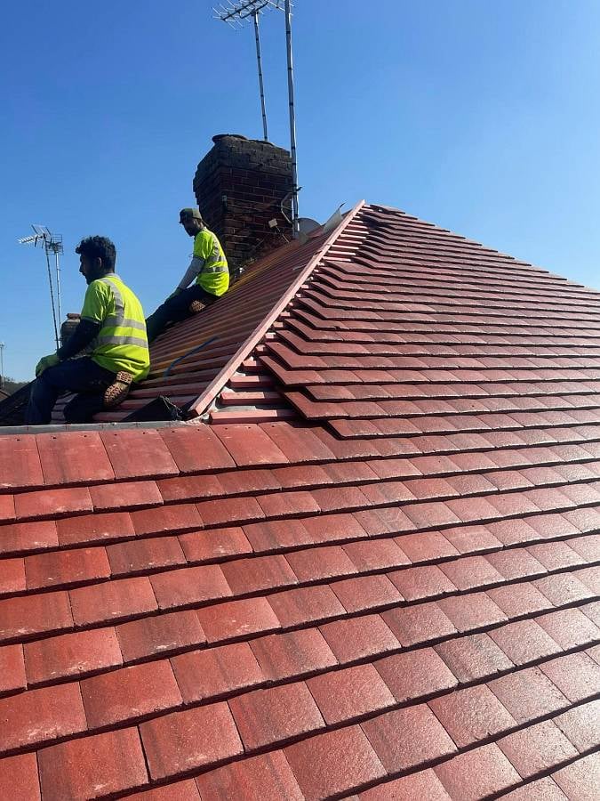 Roofing Leads in Birmingham: How Roofers Spot Jobs Before Others